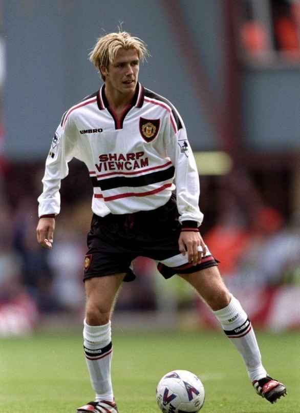 Manchester United Retro Shirt 1997-1998 - Long Sleeve Away