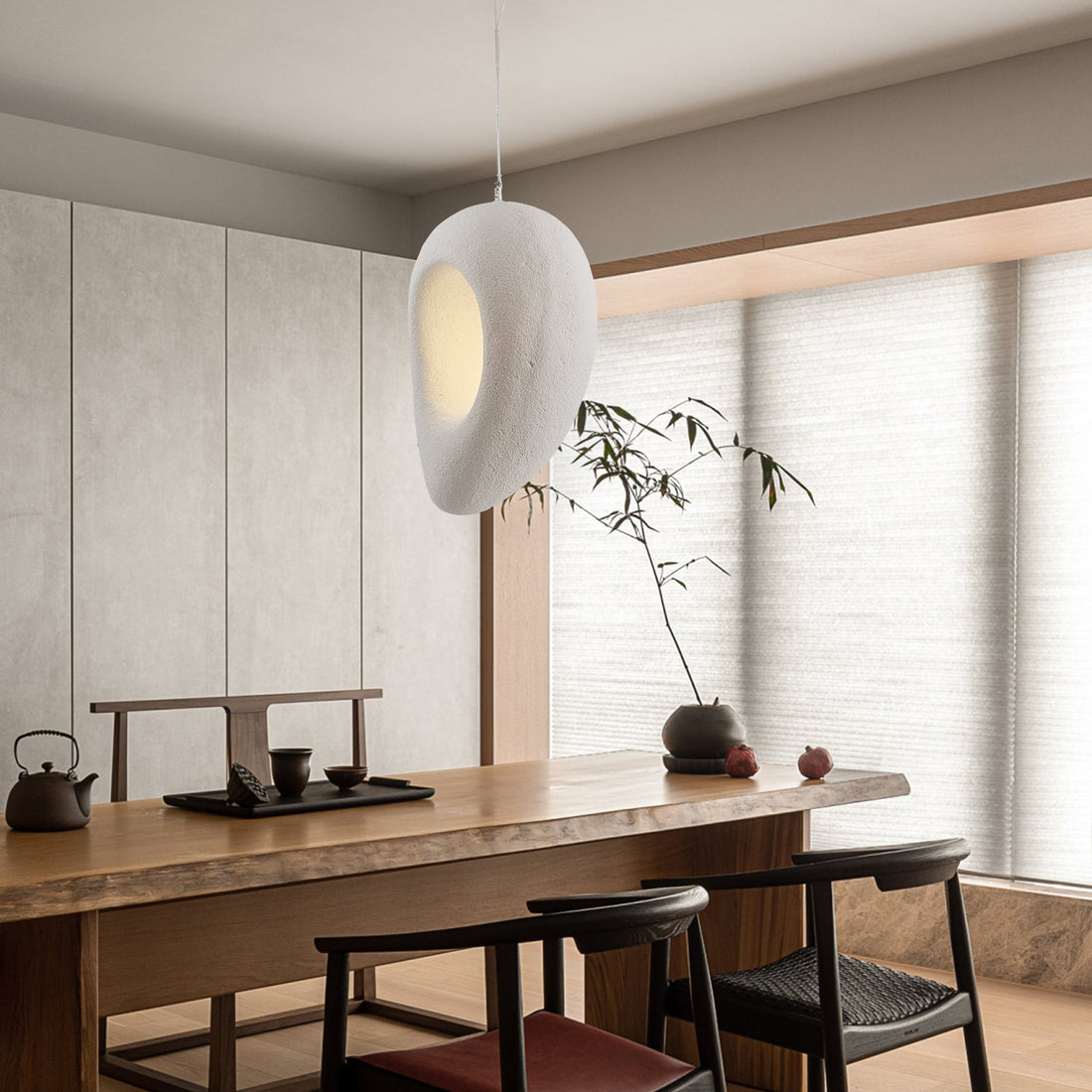 Elegant Hanging Lamp for Modern Living Spaces - SpaceHang